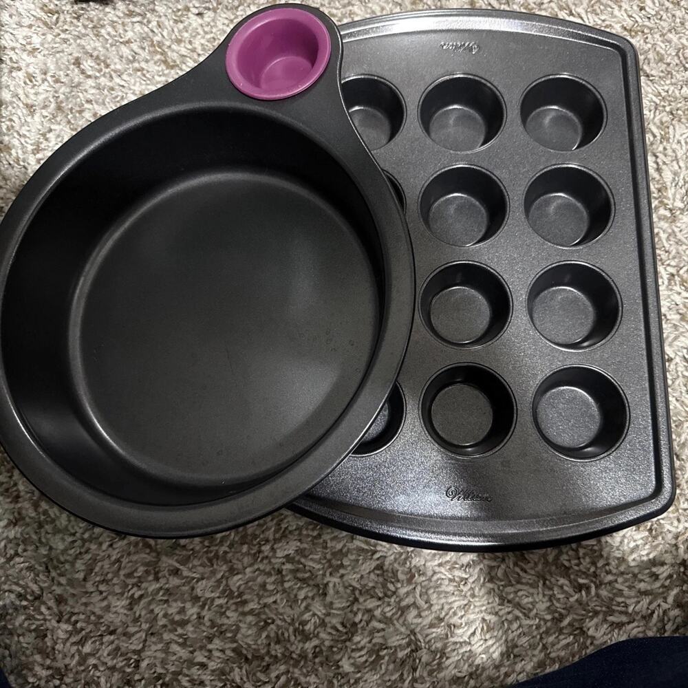 Bakeware set cupcakes and cakes